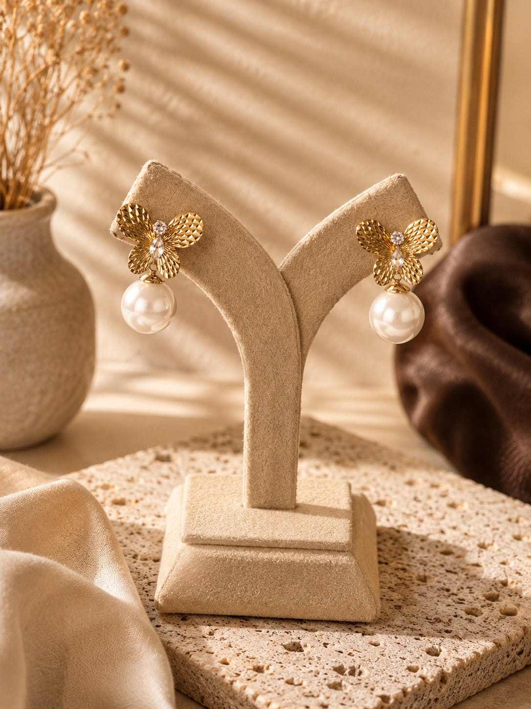 Butterfly Round Pearl Drops